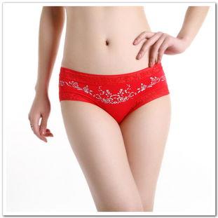 成人蕾丝睡裙加内裤视频,打造迷人夜生活风采