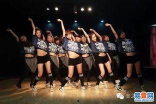 成人舞蹈荷花舞视频,成人舞蹈之美演绎